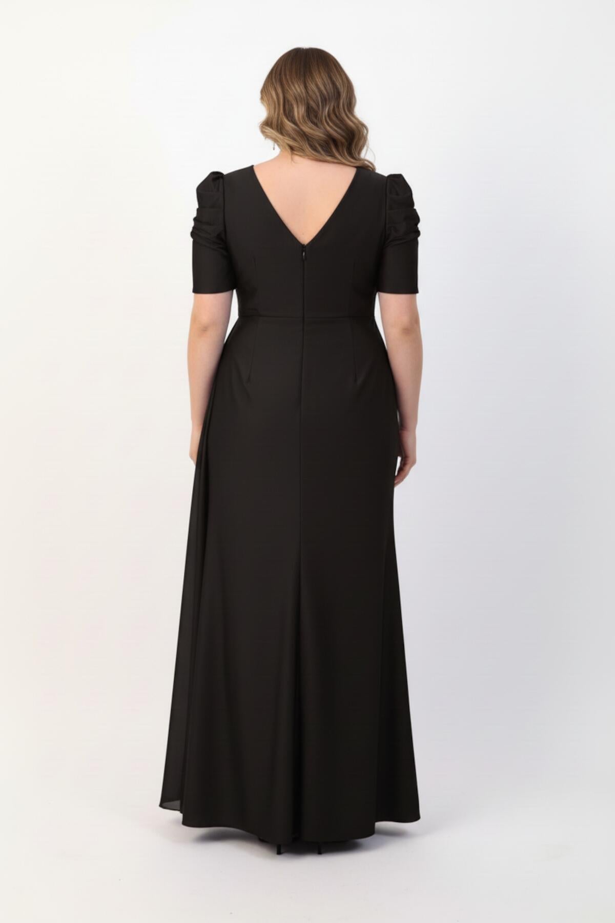 Großes Abendkleid mit Taillendetail und kurzen Ärmeln — Schwarz