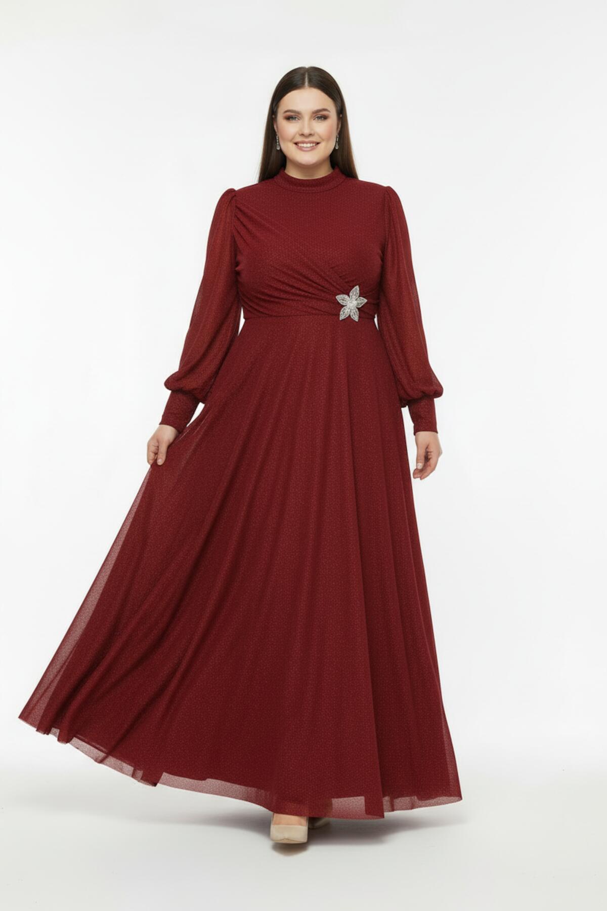 Plus - Size Long Pleated Evening Dress With Waist Detail — Red