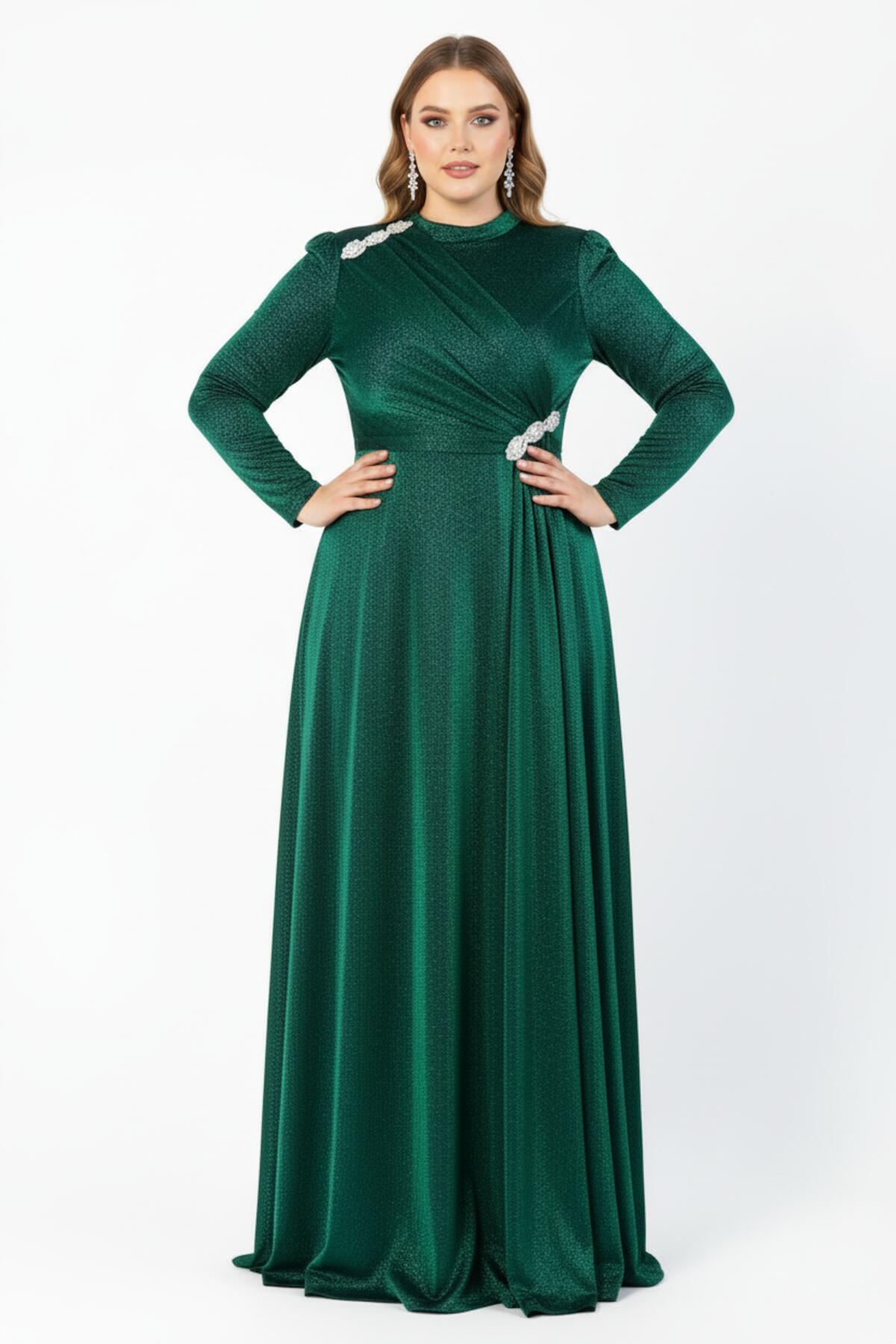 Abendkleid in großen Größen mit Taillen- und Schulterakzenten — Grün