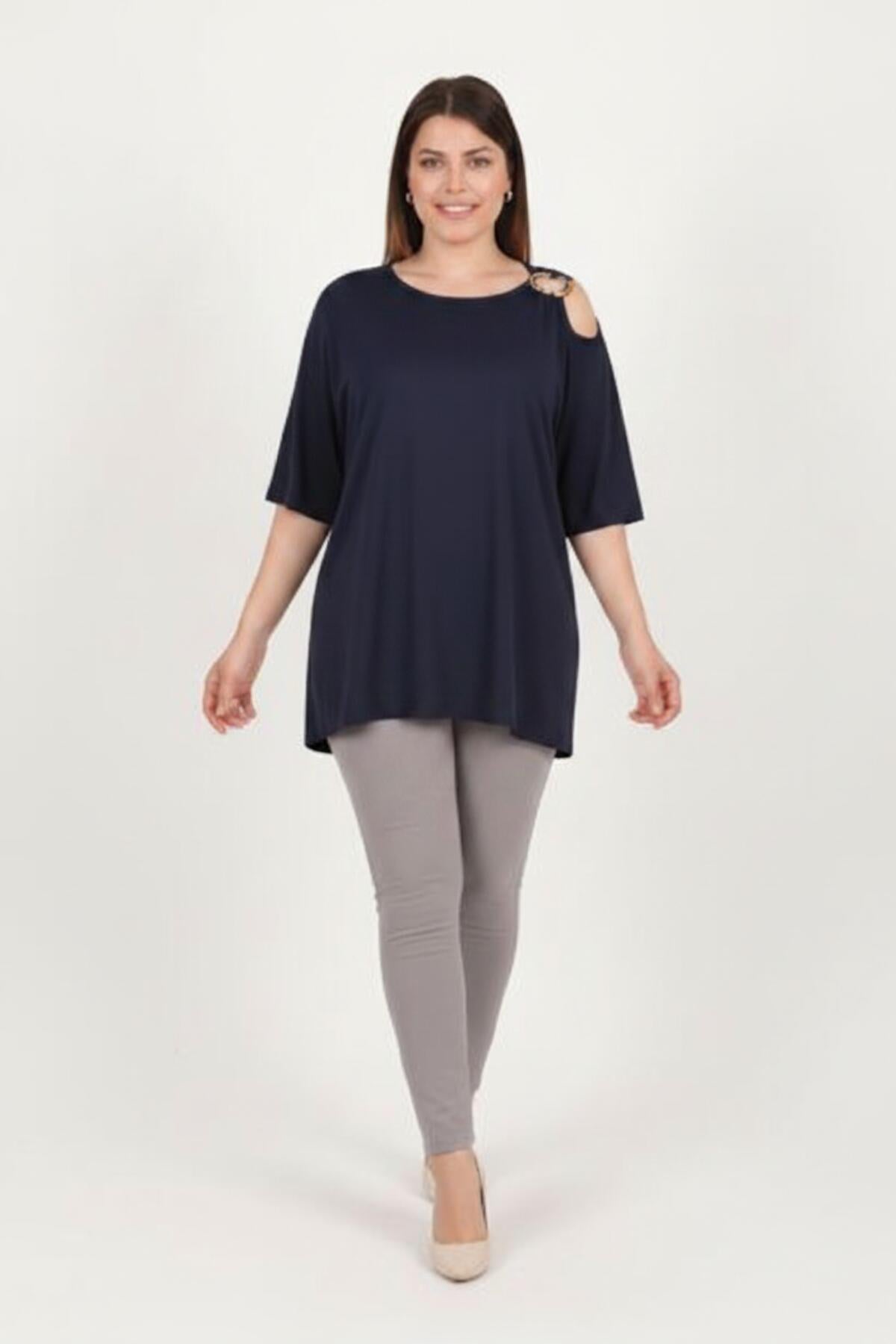 Bluse mit Schnallendetail — Marineblau (Große Größen)