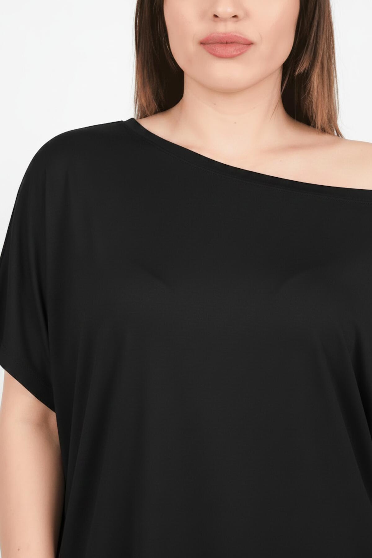 Plus - Size Oversized Off - Shoulder Blouse — Black