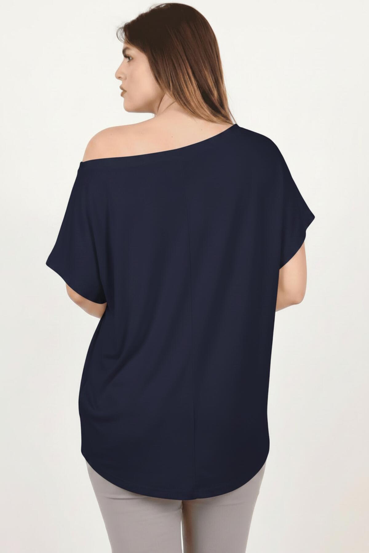 Plus - Size Dropped - Shoulder Oversized Blouse — Navy