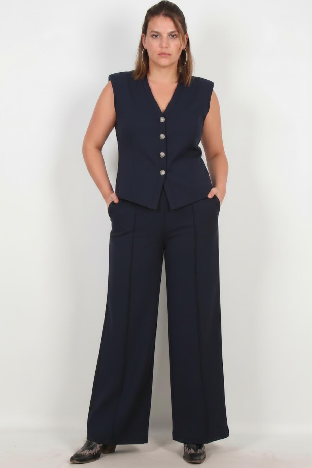 Ensemble avec gilet bleu marine grande taille