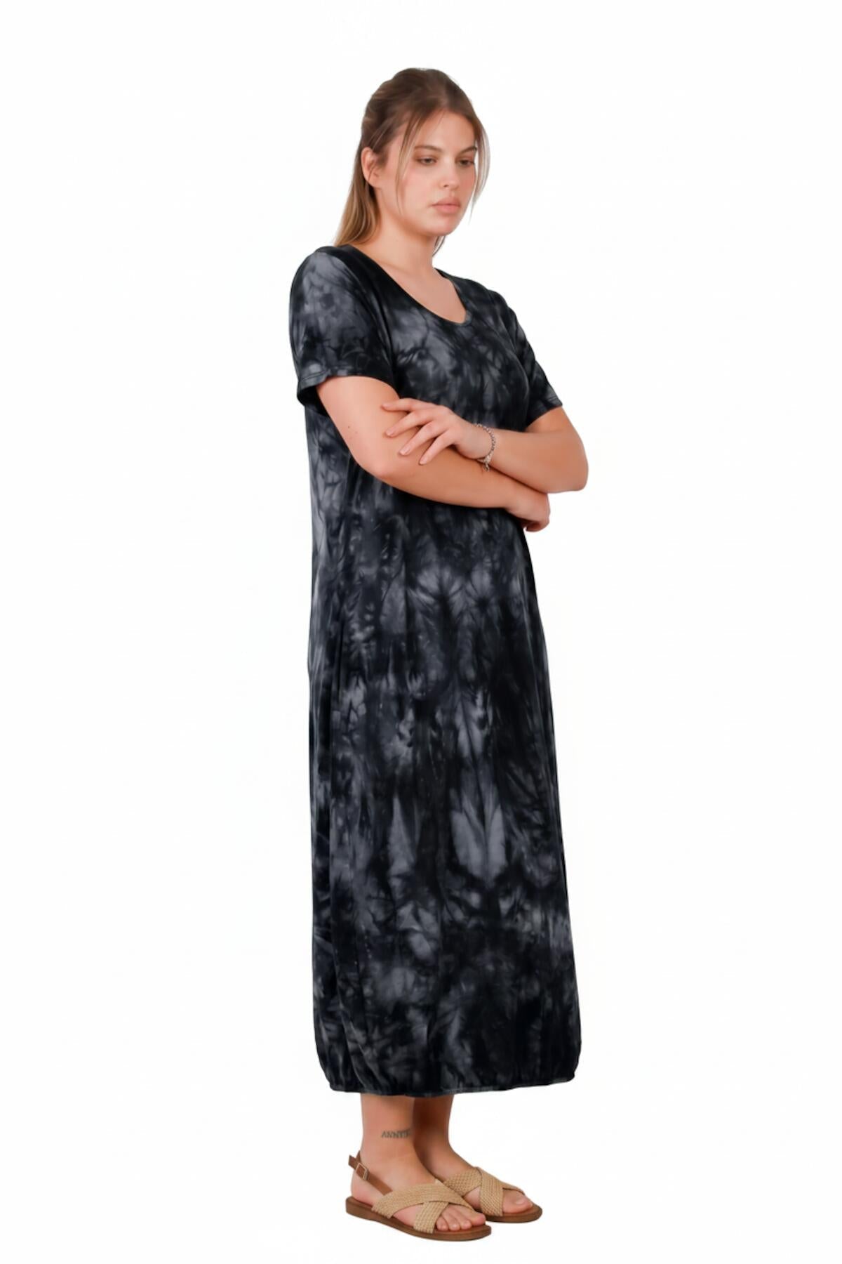 Kurzärmeliges Plus-Size-Kleid mit Druckknopfsaum – Schwarz