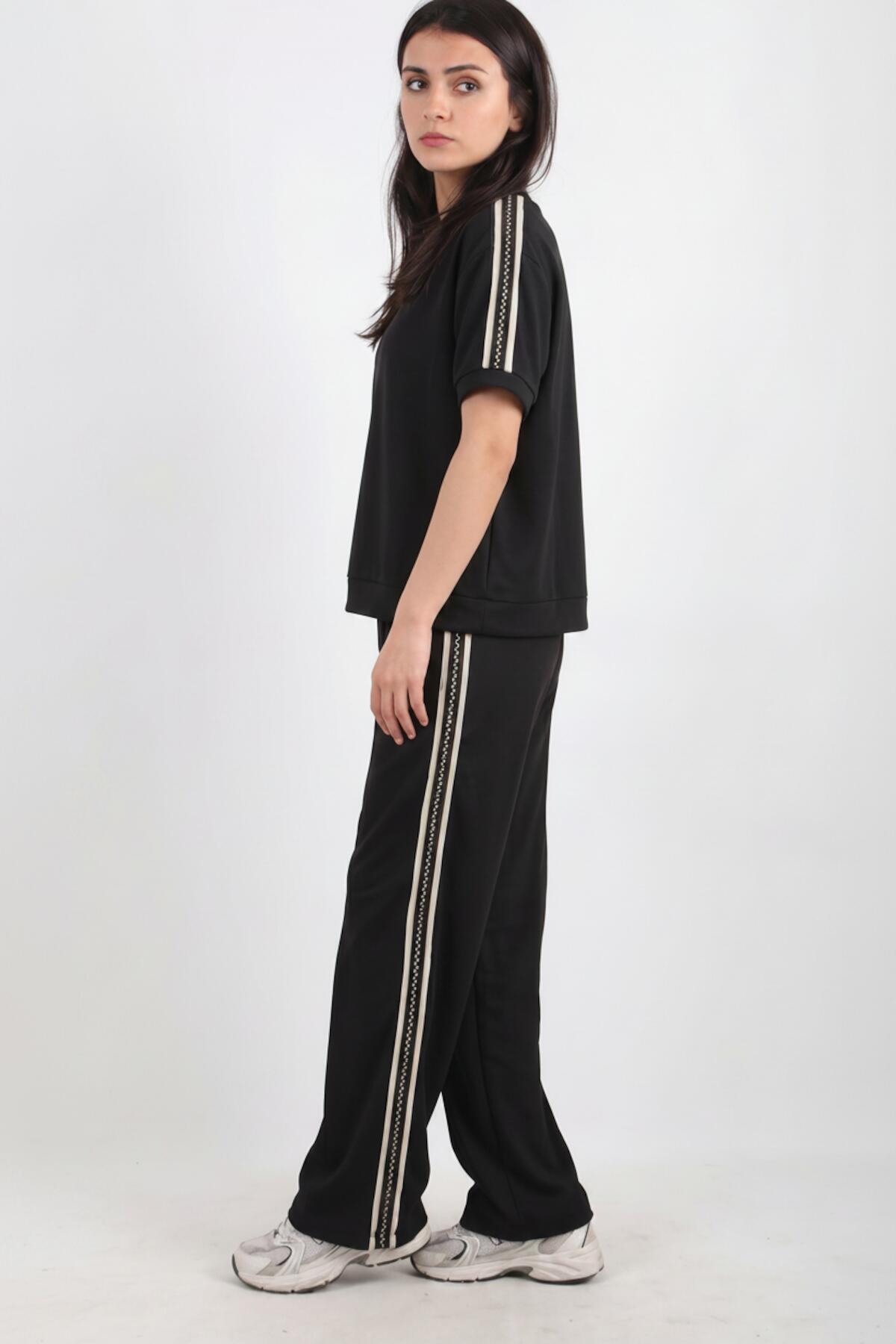 Half‑Zip Set With Side Stripe — Charcoal