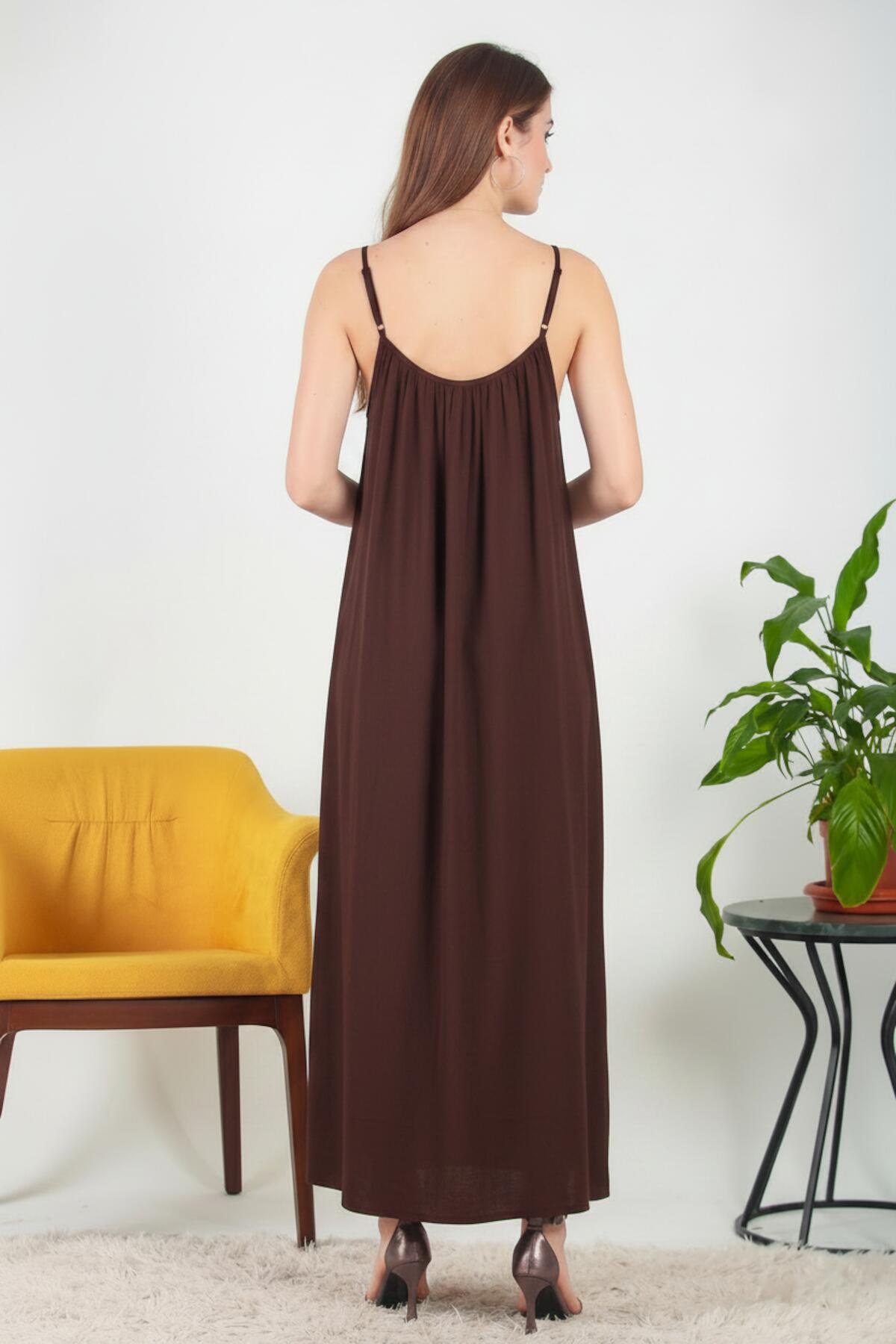 Italienisches Voile-Midikleid mit schmalen Trägern – Braun