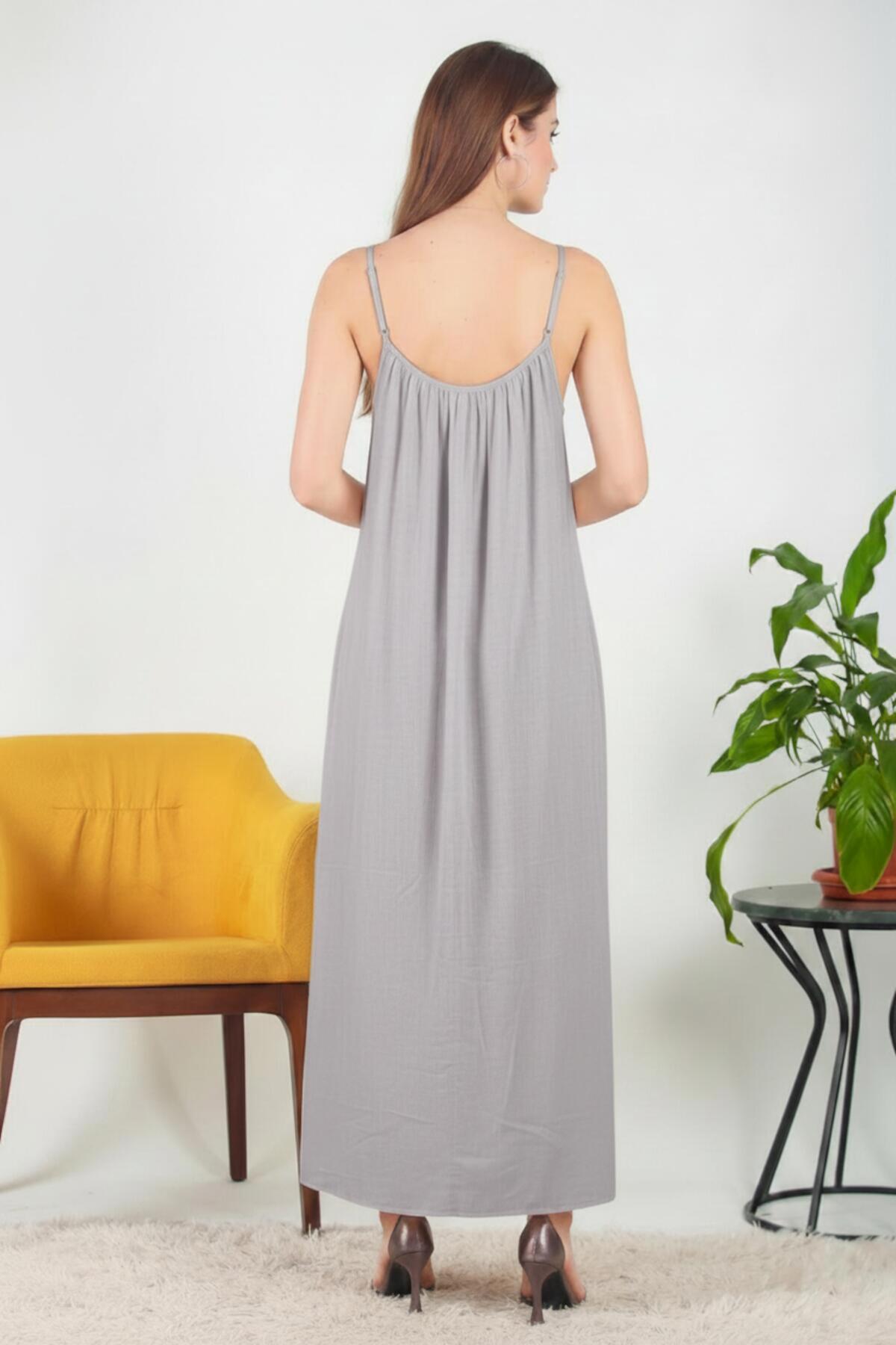 Italienisches Midi-Voile-Kleid mit dünnen Trägern – Grau