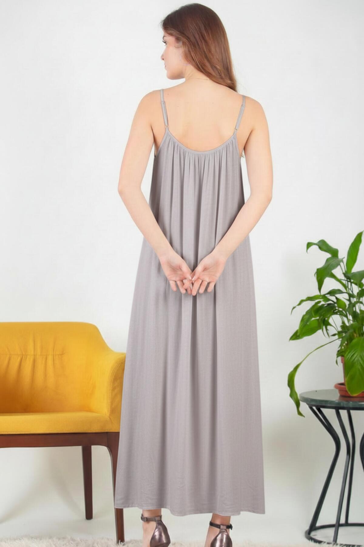 Italienisches Midi-Voile-Kleid mit dünnen Trägern – Grau