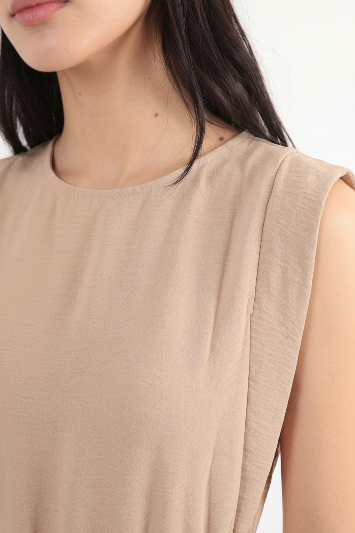 Padded - Shoulder Dress With Slim Elastic Waist — Beige