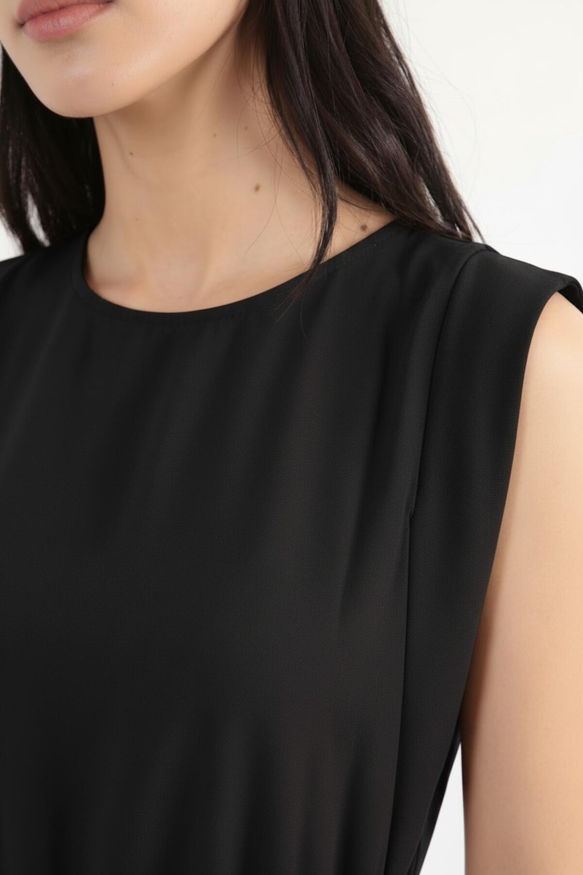 Black Dress With Padded Shoulders And Slim Elastic Waist