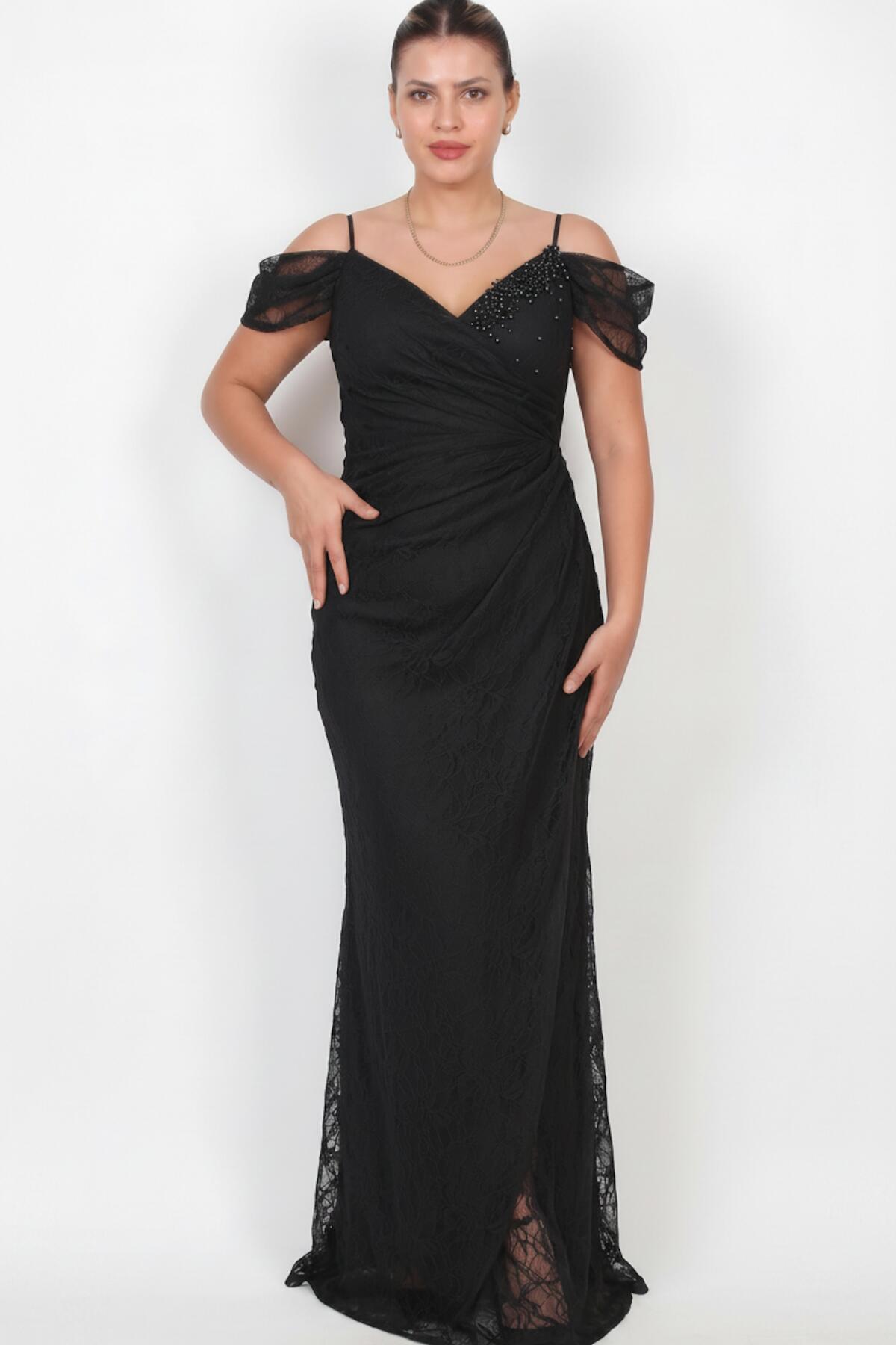 Plus‑Size Lace Evening Dress With Pearl‑Embellished Bust — Black