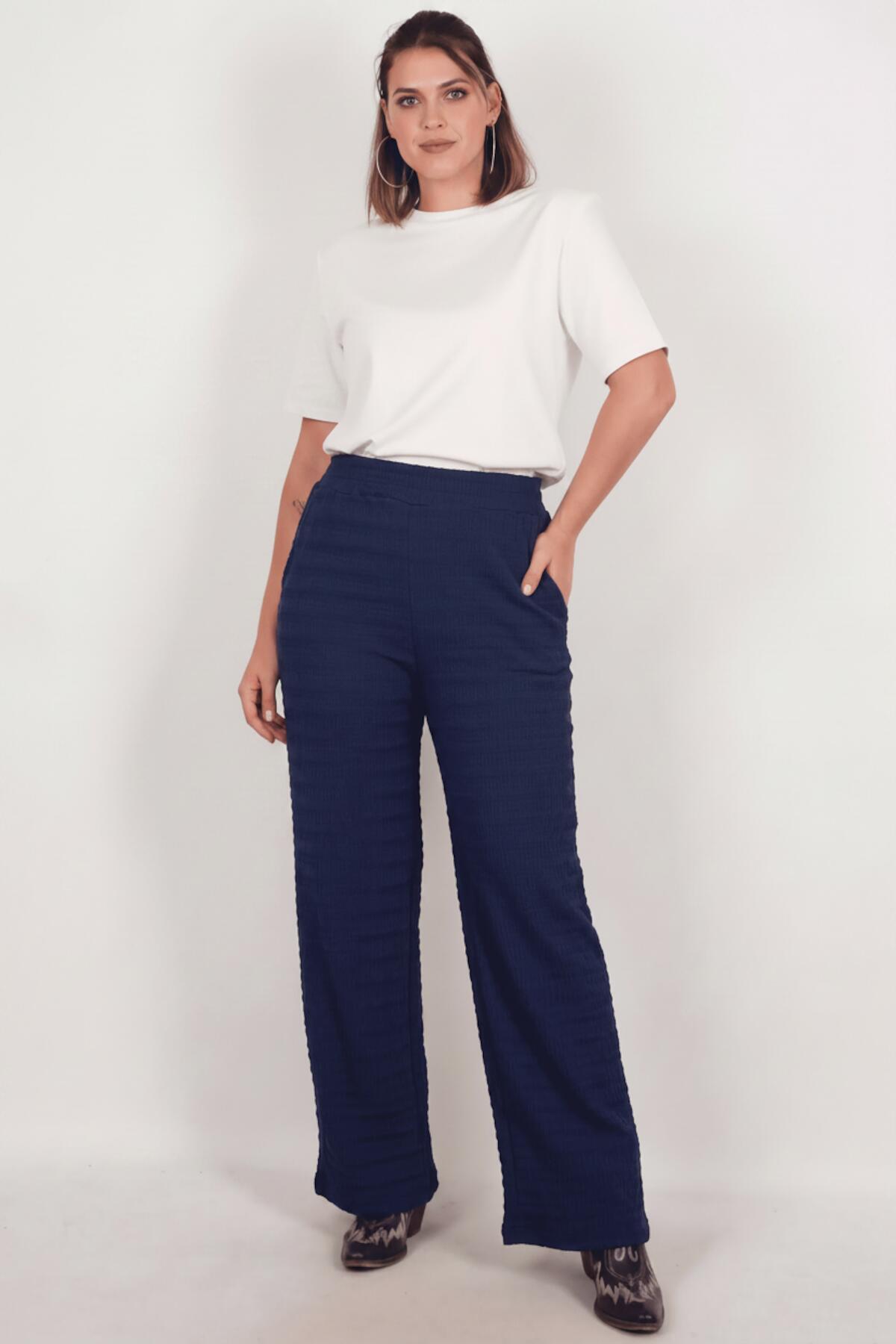 Plus - Size Wave - Print Wide - Leg Trousers — Navy