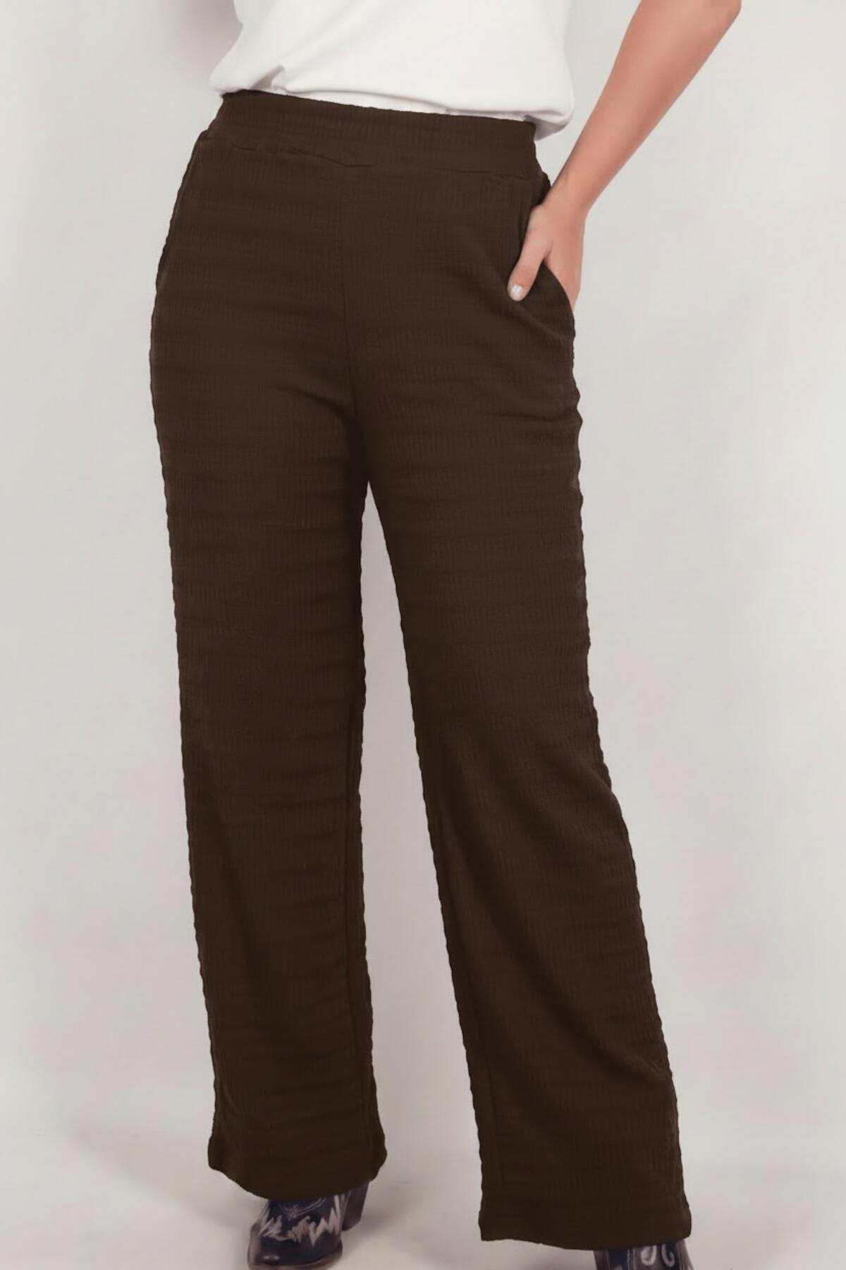 Plus-Size Hose mit Wellenmuster und weitem Bein – Braun
