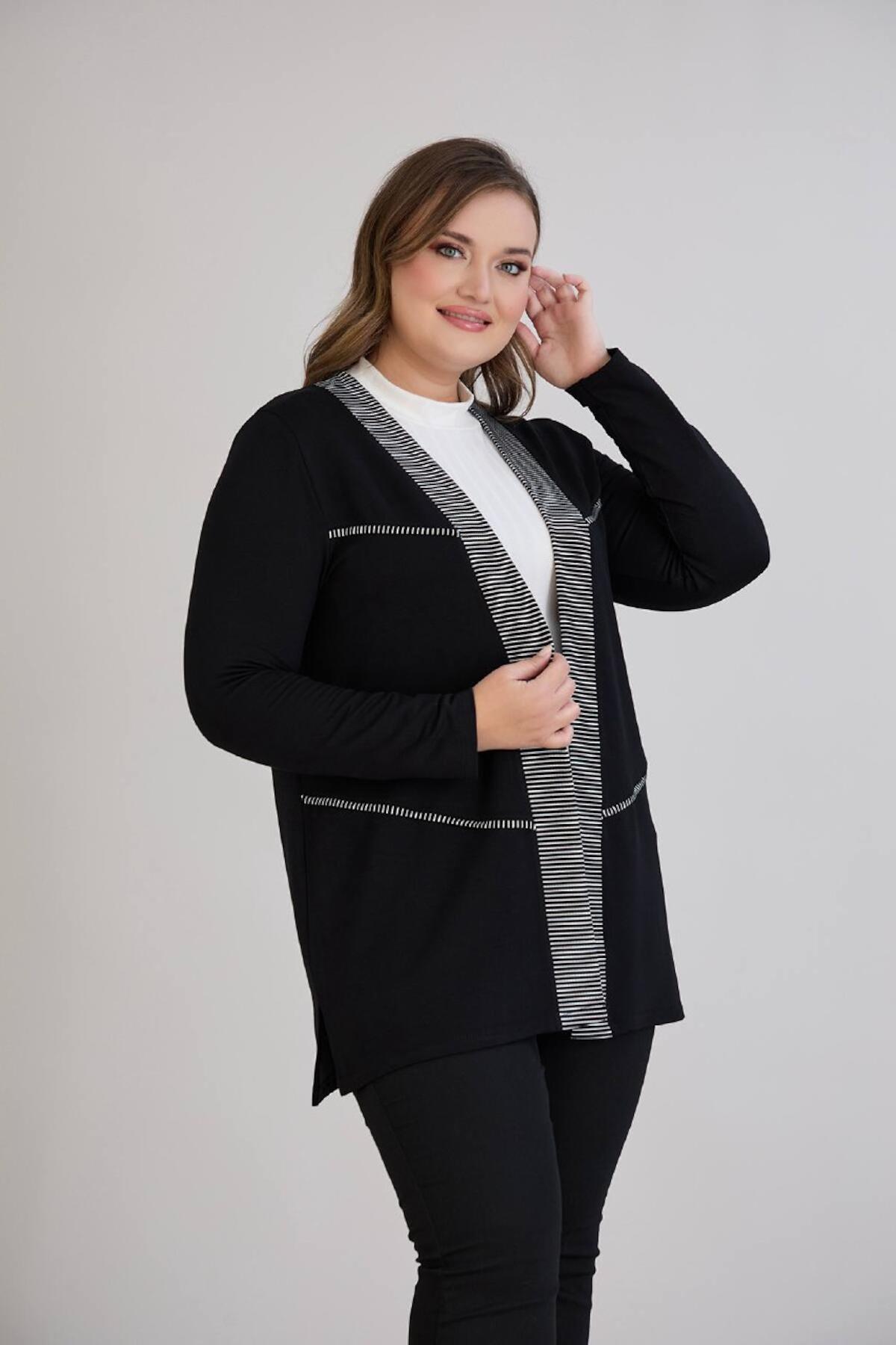 Plus-size vest met streepdetails – Zwart