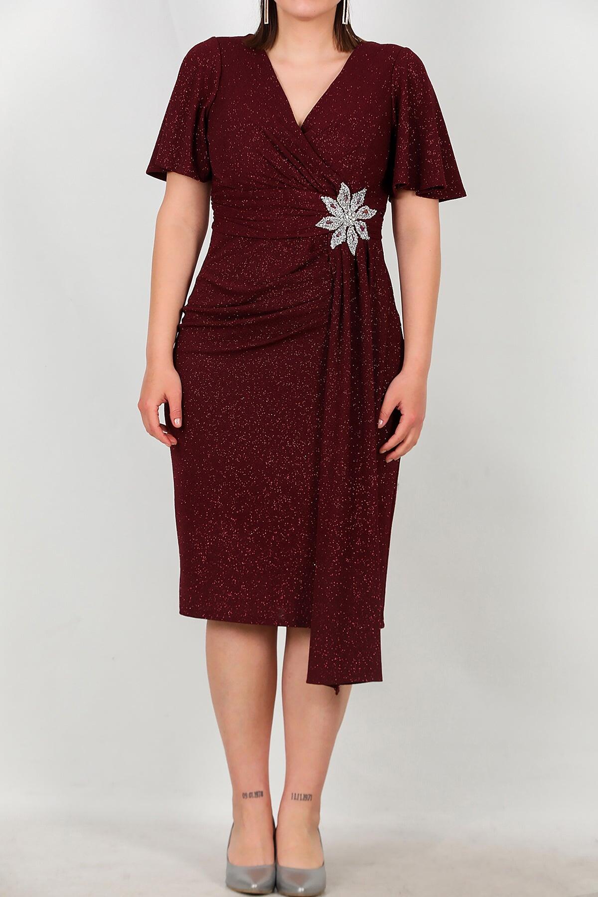 Große Größen Midi-Kleid mit Blumensteinbesatz an der Taille — Bordeaux