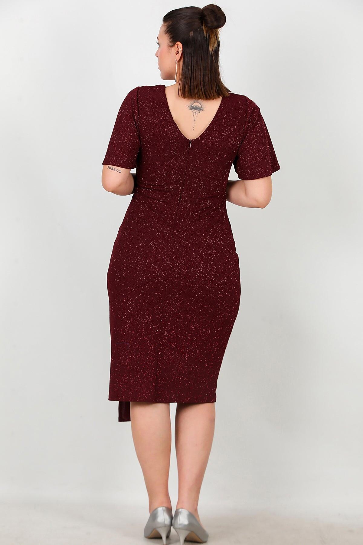 Große Größen Midi-Kleid mit Blumensteinbesatz an der Taille — Bordeaux