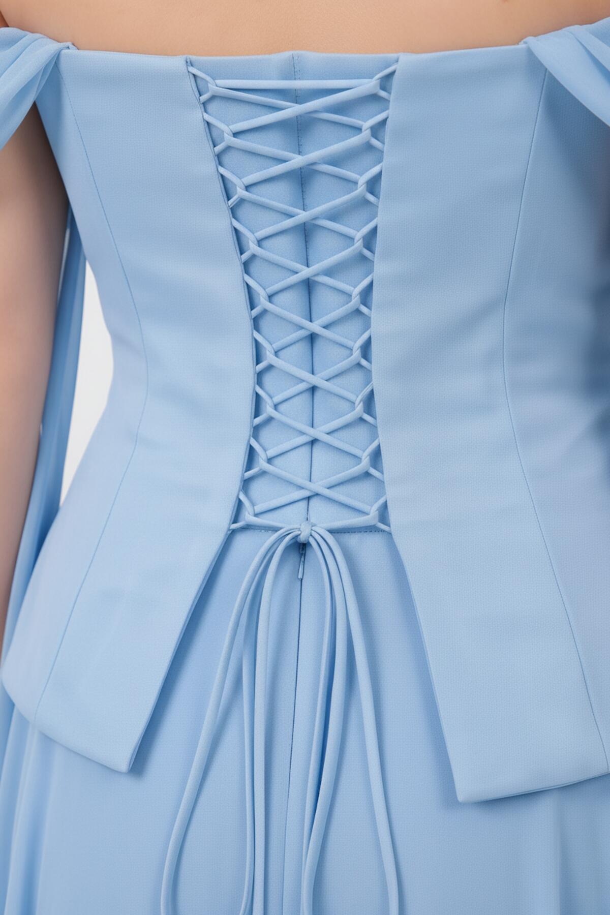 Abendkleid aus Crêpe in Großen Größen mit Tüllrock und Schal — Blau