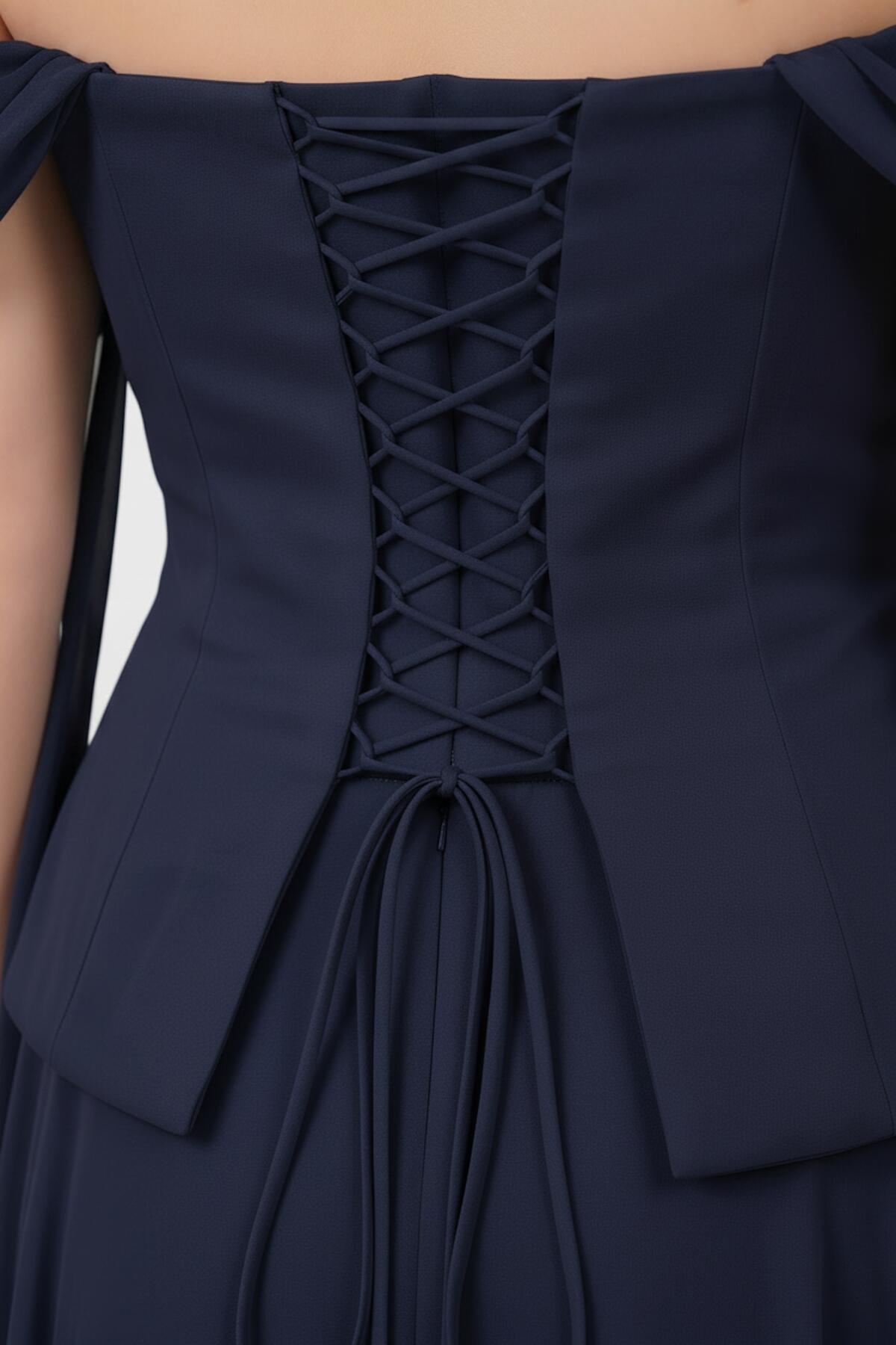 Abendkleid In Großen Größen Aus Crêpe Mit Tüllrock Und Schal – Marineblau