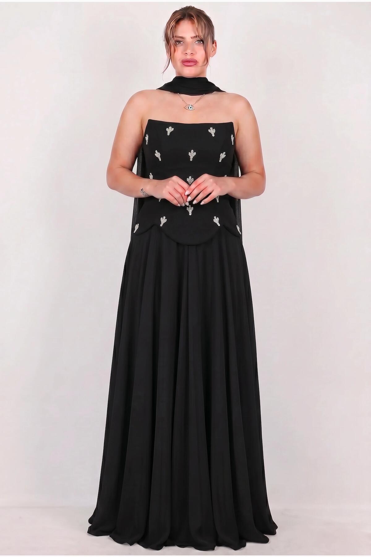 Plus‑Size Crepe Evening Dress With Tulle Skirt And Draped Shawl — Black