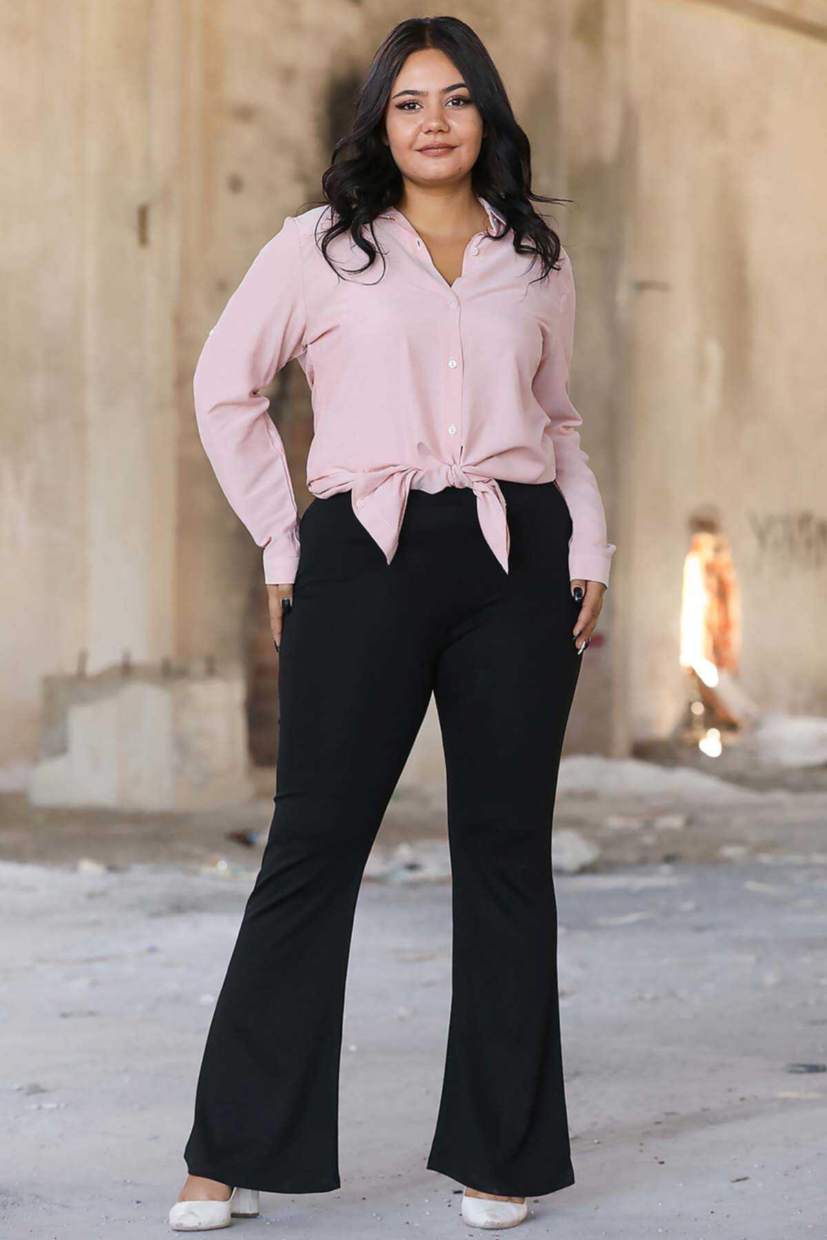 Plus‑Size Flared Leggings — Black