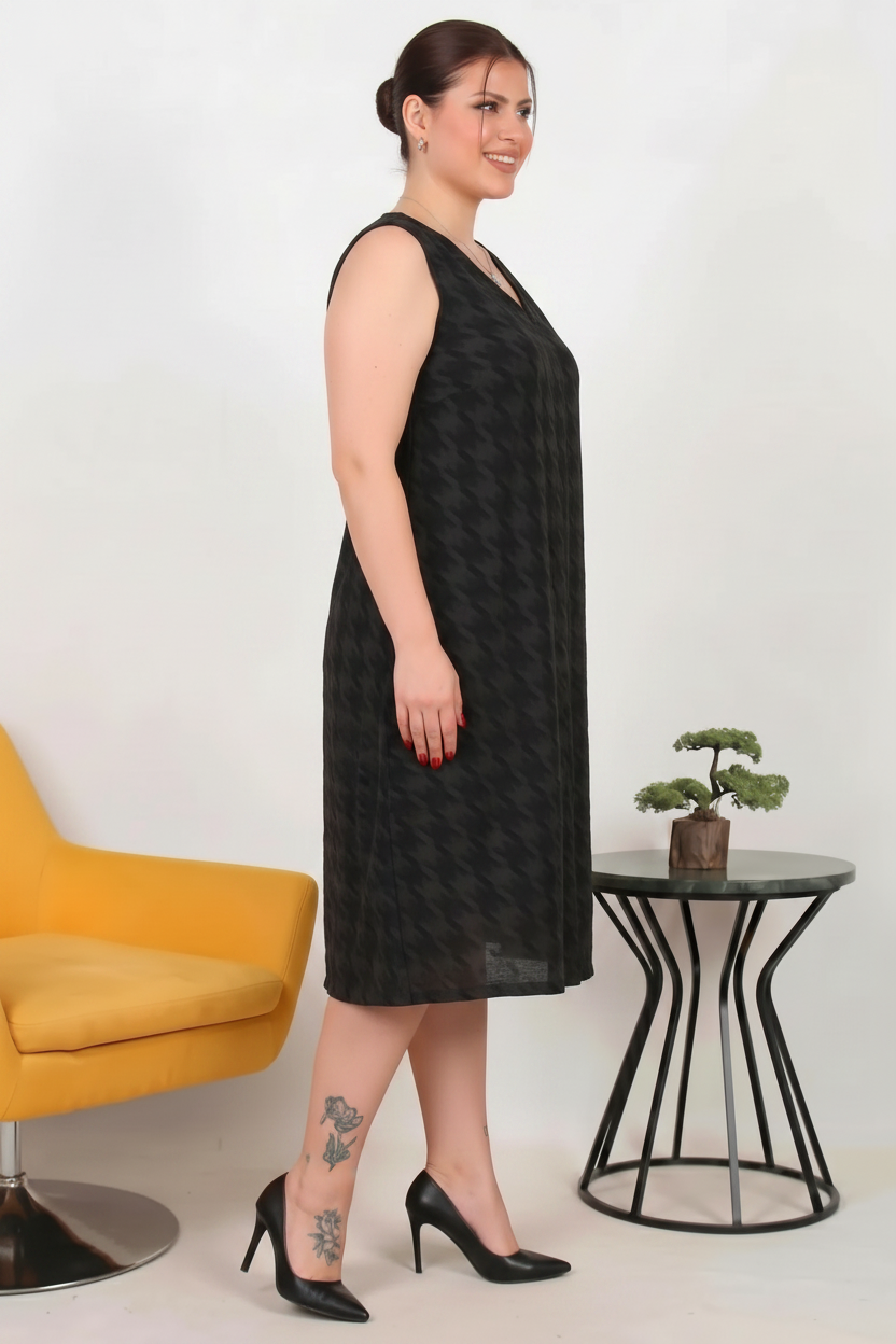 Plus - Size Viscose Dress With Cross - Back Detail — Black